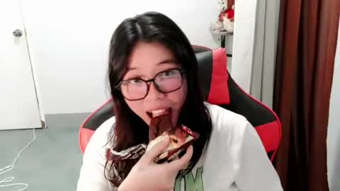 Snapshot of chakadal_xx chatting on February 8, 11:57 am chakadal_xx online show from February 8, 11:57 am