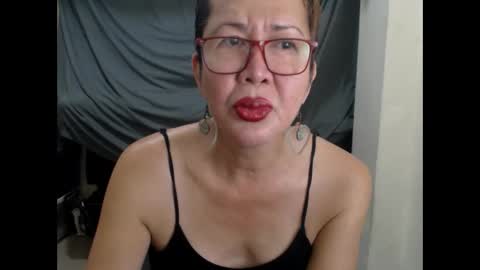 Snapshot of champaka123 chatting on March 6, 6:21 am champaka online show from March 6, 6:21 am