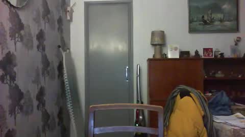 Snapshot of champers37 chatting on December 8, 3:35 pm Champers online show from December 8, 3:35 pm