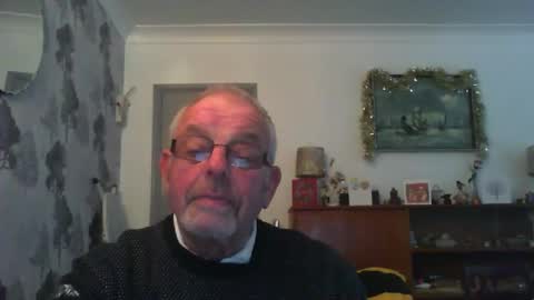 Snapshot of champers37 chatting on December 14, 10:13 am Champers online show from December 14, 10:13 am
