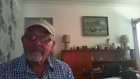 Snapshot of champers37 chatting on July 6, 10:12 am Champers online show from July 6, 10:12 am