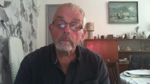 Snapshot of champers37 chatting on July 8, 10:09 am Champers online show from July 8, 10:09 am