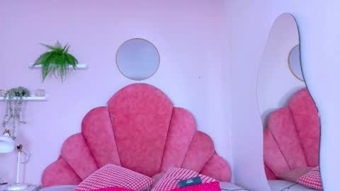 C H A N E L online show from November 25, 1:00 pm