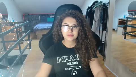 Stephanieblisss online show from January 9, 11:46 am