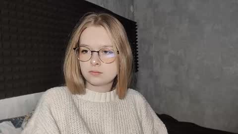 Lia online show from February 24, 7:39 am