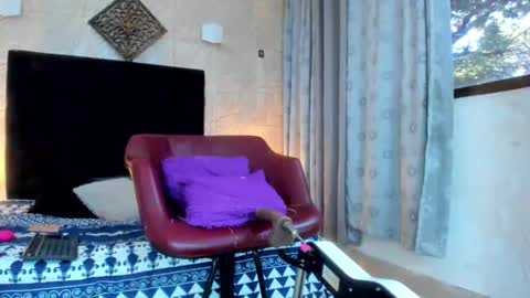 chanellejohnson_ online show from February 5, 8:24 pm