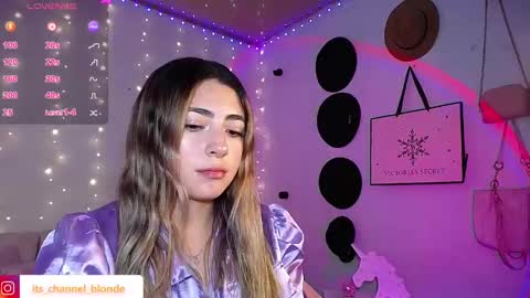 channel_blonde_a online show from March 4, 8:05 pm