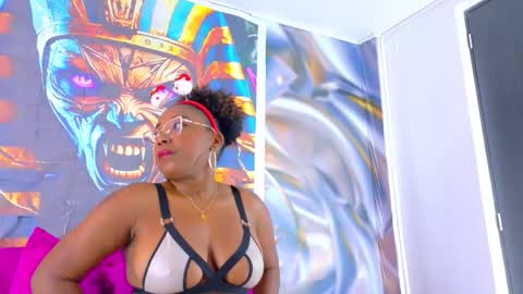 Snapshot of channelcroix chatting on November 9, 7:45 pm channelcroix online show from November 9, 7:45 pm