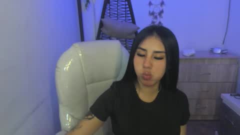 Chantall online show from November 28, 4:26 am