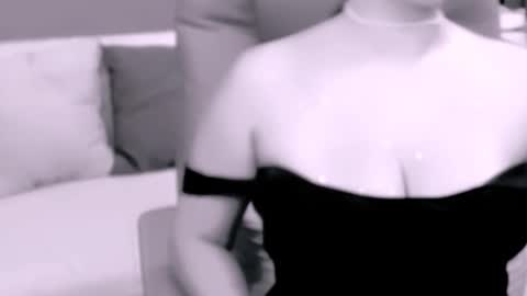 The Queen online show from October 12, 4:11 am