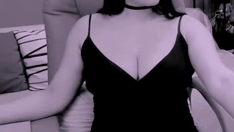 The Queen online show from November 22, 1:43 pm