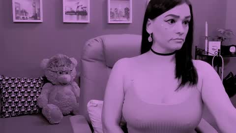 Snapshot of chantallovely chatting on May 24, 9:53 pm The Queen online show from May 24, 9:53 pm