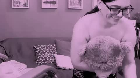 Snapshot of chantallovely chatting on June 8, 1:28 am The Queen online show from June 8, 1:28 am