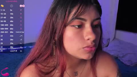 Snapshot of chantalpetit chatting on December 26, 1:29 am chantalpetit online show from December 26, 1:29 am