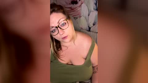 Snapshot of chanteldeserea chatting on March 11, 9:32 pm chanteldeserea online show from March 11, 9:32 pm