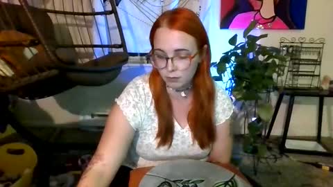 chaosfairyart online show from October 21, 4:57 am