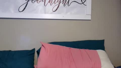 ChLoE online show from April 6, 11:49 pm