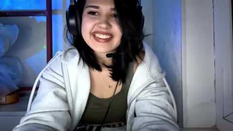 Lola online show from December 5, 7:43 pm