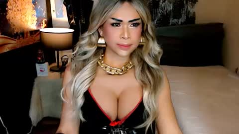 charismatic_apple online show from March 22, 3:26 pm