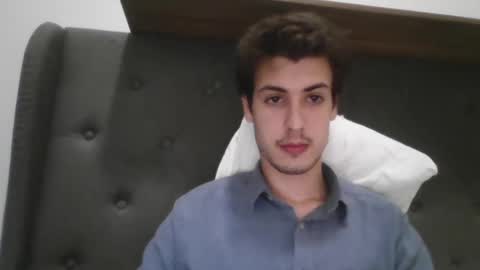 Snapshot of charismaticcharm chatting on January 6, 11:40 am charismaticcharm online show from January 6, 11:40 am