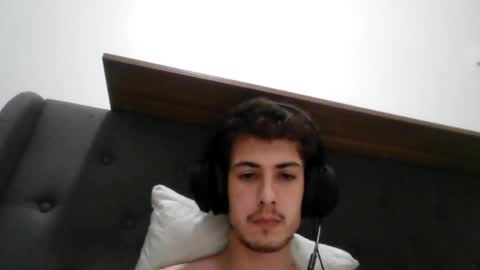 Snapshot of charismaticcharm chatting on January 11, 10:19 am charismaticcharm online show from January 11, 10:19 am