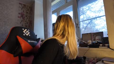 Snapshot of charleneschonert chatting on November 21, 7:40 am Nancy online show from November 21, 7:40 am