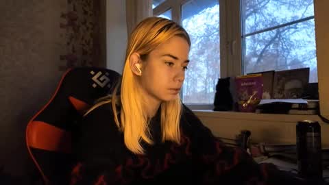 Snapshot of charleneschonert chatting on December 3, 7:05 am Nancy online show from December 3, 7:05 am