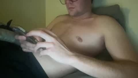 Snapshot of charles20029 chatting on October 28, 2:15 am charles20029 online show from October 28, 2:15 am