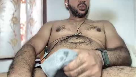 charles_dera35 online show from November 9, 3:27 am