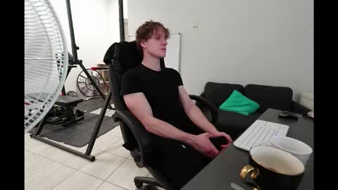 CHARLES DREAMS online show from November 26, 2:51 pm