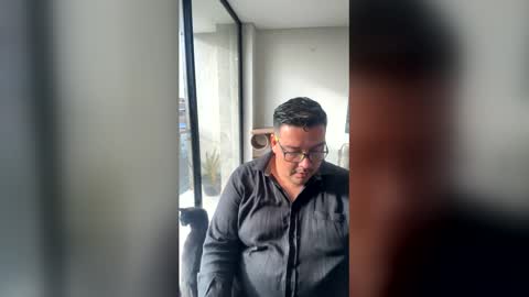 Snapshot of charlesbronson_ chatting on May 20, 9:32 pm CHarlesB online show from May 20, 9:32 pm
