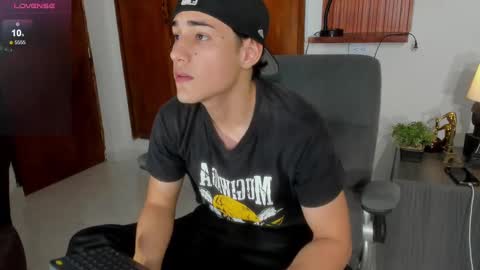 Snapshot of charley_morgan chatting on February 6, 8:02 pm charley_morgan online show from February 6, 8:02 pm