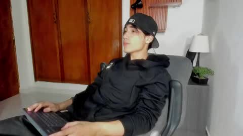 Snapshot of charley_morgan chatting on February 17, 6:48 pm charley_morgan online show from February 17, 6:48 pm