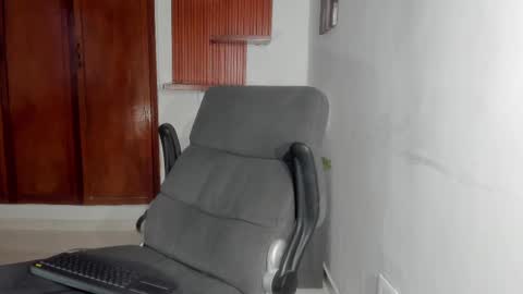 Snapshot of charley_morgan chatting on February 18, 9:53 pm charley_morgan online show from February 18, 9:53 pm