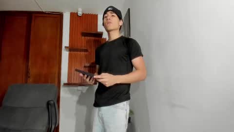 Snapshot of charley_morgan chatting on February 19, 6:54 pm charley_morgan online show from February 19, 6:54 pm