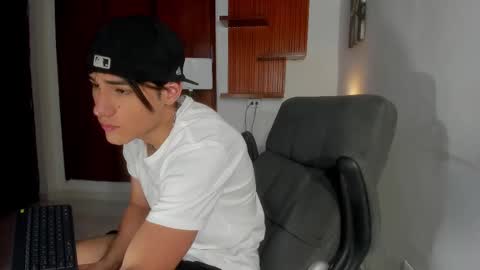 Snapshot of charley_morgan chatting on February 23, 6:45 pm charley_morgan online show from February 23, 6:45 pm