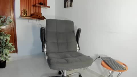 Snapshot of charley_morgan chatting on March 8, 6:58 pm charley_morgan online show from March 8, 6:58 pm