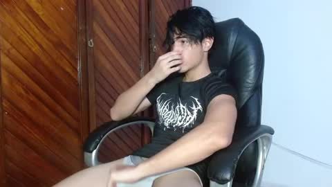 Snapshot of charley_morgan chatting on September 21, 6:31 pm charley_morgan online show from September 21, 6:31 pm