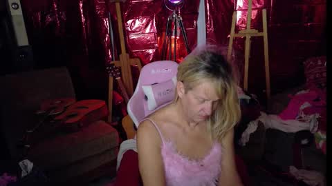 Charli online show from December 2, 1:00 am