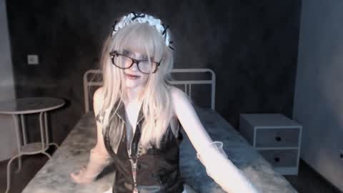 Snapshot of charlie_crystal chatting on November 27, 7:27 pm Charlie online show from November 27, 7:27 pm