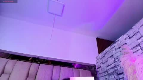 Snapshot of charlie_henker chatting on May 19, 3:46 am C H A R L I E online show from May 19, 3:46 am