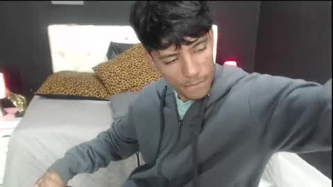 Snapshot of charlie_oconnor chatting on December 3, 2:36 am Charlie oconnor online show from December 3, 2:36 am