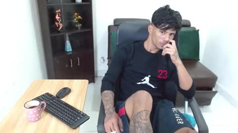 Snapshot of charlie_oconnor chatting on December 20, 8:38 am Charlie oconnor online show from December 20, 8:38 am