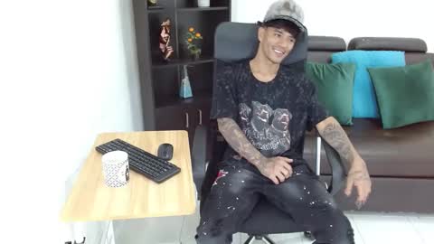 Snapshot of charlie_oconnor chatting on January 16, 3:23 am Charlie oconnor online show from January 16, 3:23 am