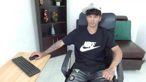 Snapshot of charlie_oconnor chatting on February 9, 3:22 am Charlie oconnor online show from February 9, 3:22 am