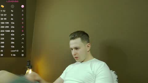 Snapshot of charlie_smiley chatting on December 15, 6:40 am Charlie Smiley online show from December 15, 6:40 am