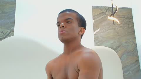 charlie_walkerr online show from May 16, 1:13 am