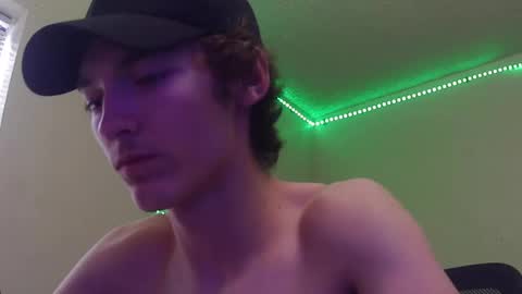 Snapshot of charlied09302 chatting on October 27, 8:02 pm char sexiness online show from October 27, 8:02 pm