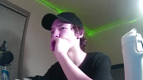 Snapshot of charlied09302 chatting on November 1, 12:34 am char sexiness online show from November 1, 12:34 am