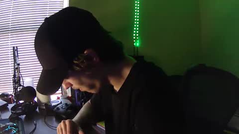 Snapshot of charlied09302 chatting on November 2, 3:03 pm char sexiness online show from November 2, 3:03 pm